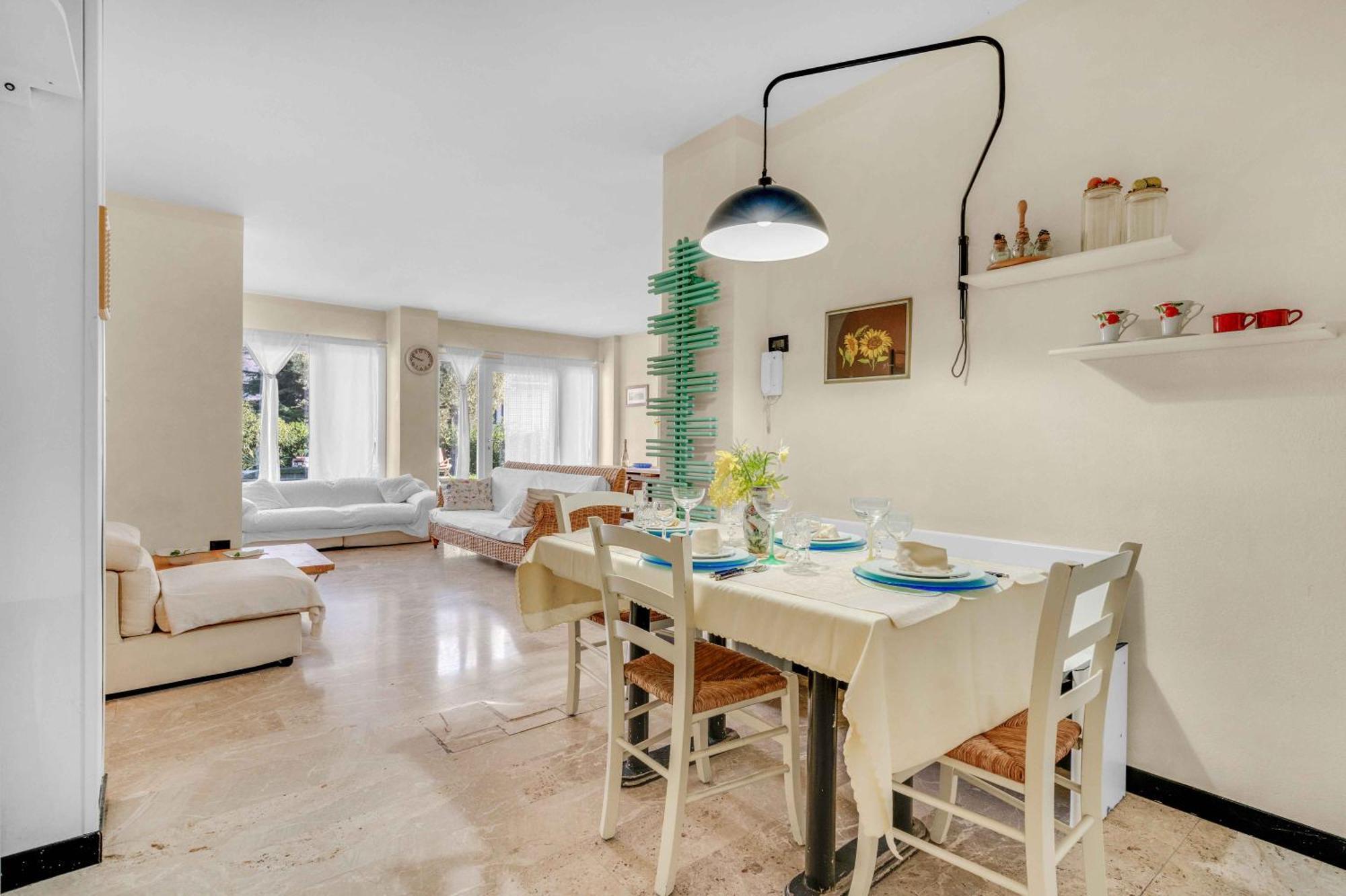 Ampia Dimora A Salo Con Parcheggio E Giardino Apartment Exterior photo